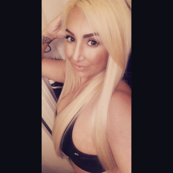 Meet your Posher, Jessica - Picture 1 of 1